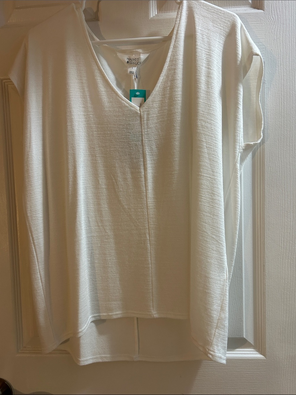 Market & Spruce Cream V-Neck Cap Sleeve Top